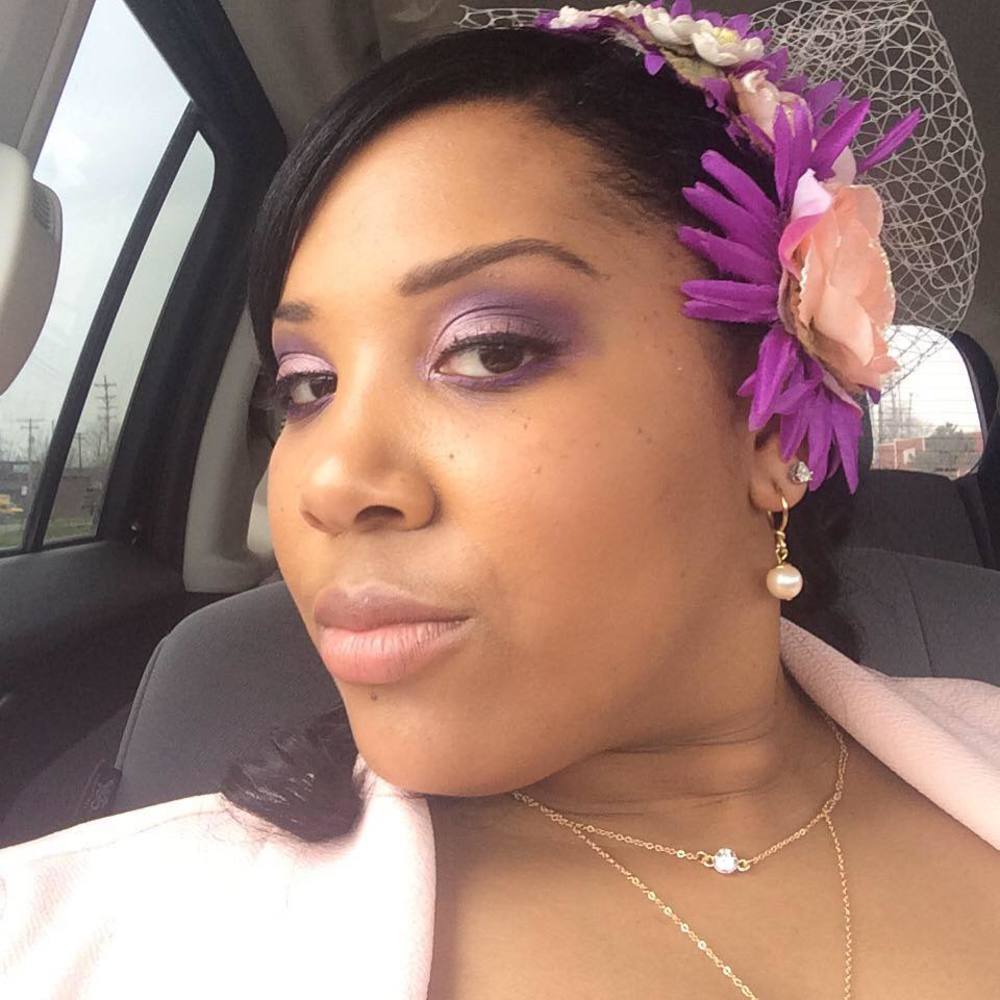 Meet your Posher, Monee